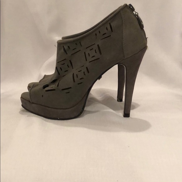 Grey suede peep toe bootie heels - Picture 3 of 5